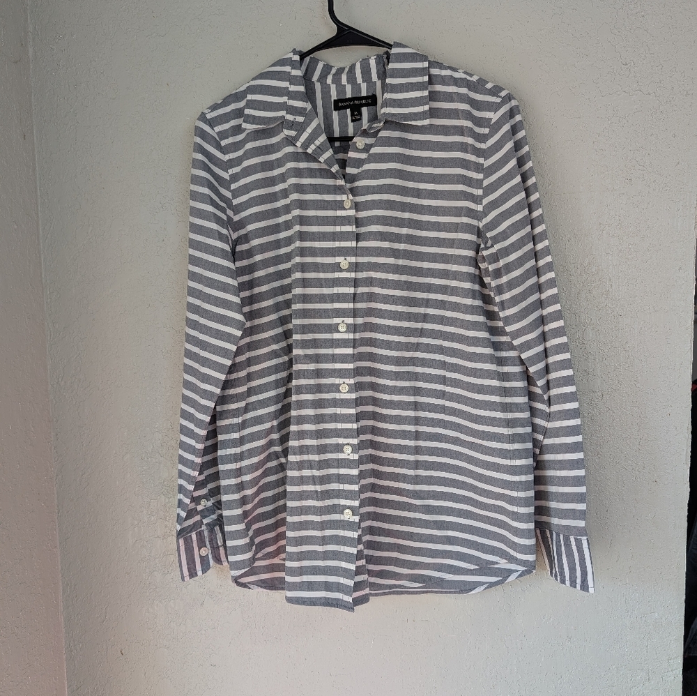 Dillon-fit Bold Stripe Button Down Top M Nautical Coastal Basic Office Parisian
